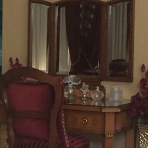 Meet your Posher, Odelia